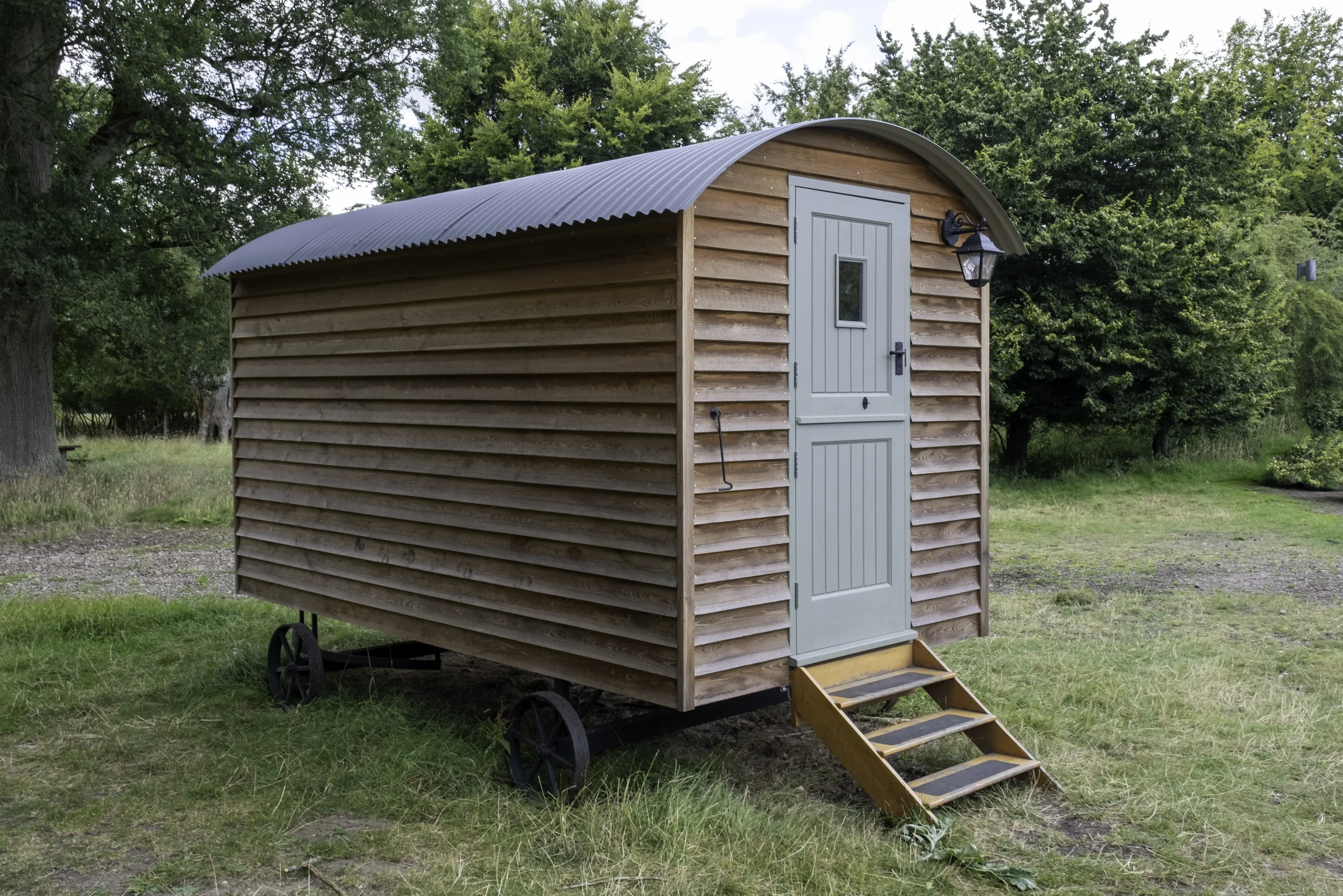 modern modular portable cabin with flexible design and compact structure