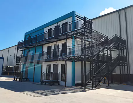 Casa contenedor desmontable tipo D, edificio modular exterior para vivienda temporal.