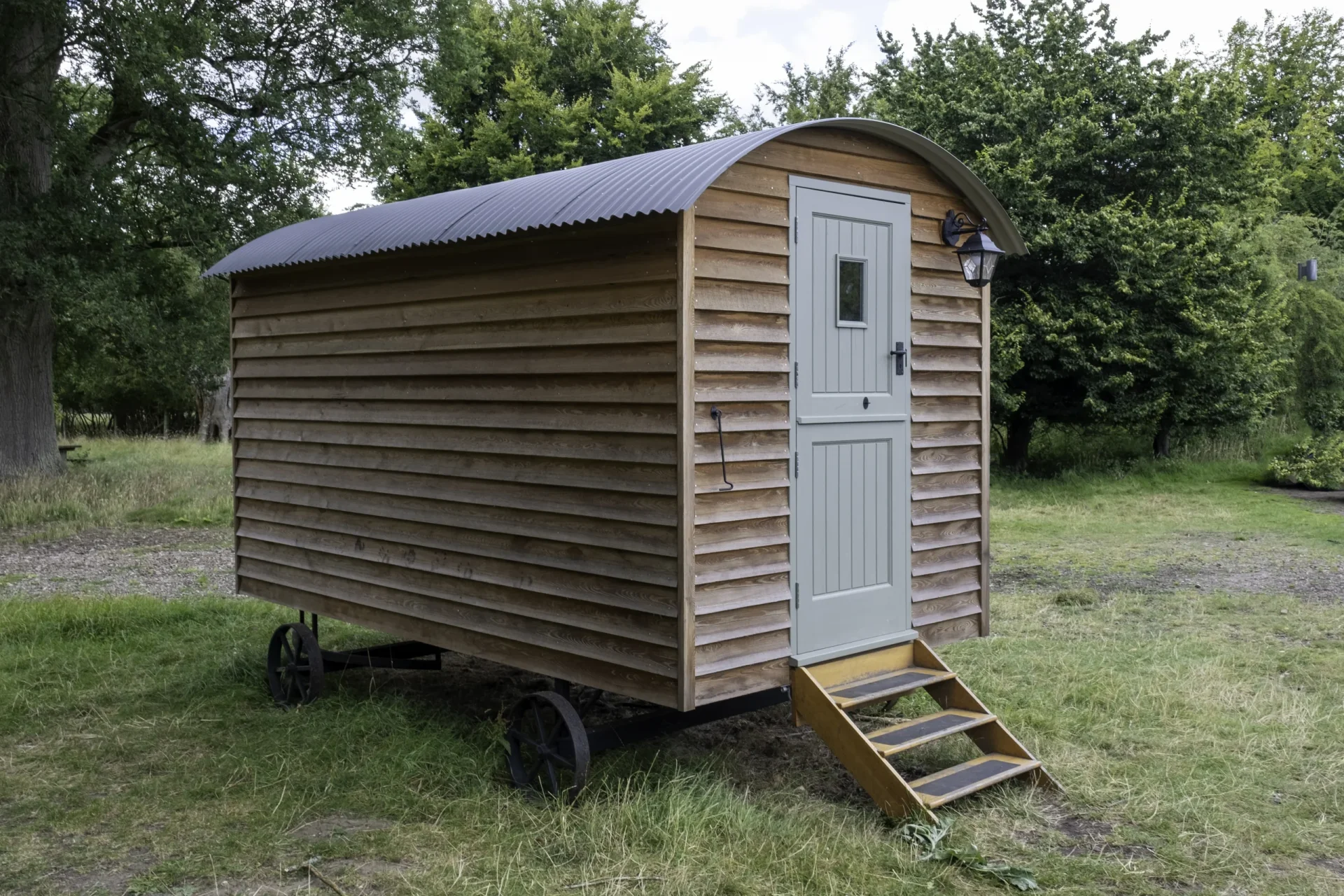 modern modular portable cabin with flexible design and compact structure