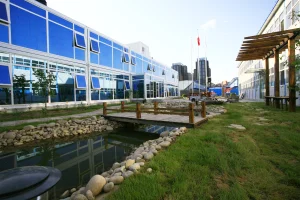 Flat-Pack Container Houses vs Traditional Temporary Buildings Modular Solutions for Construction Sites