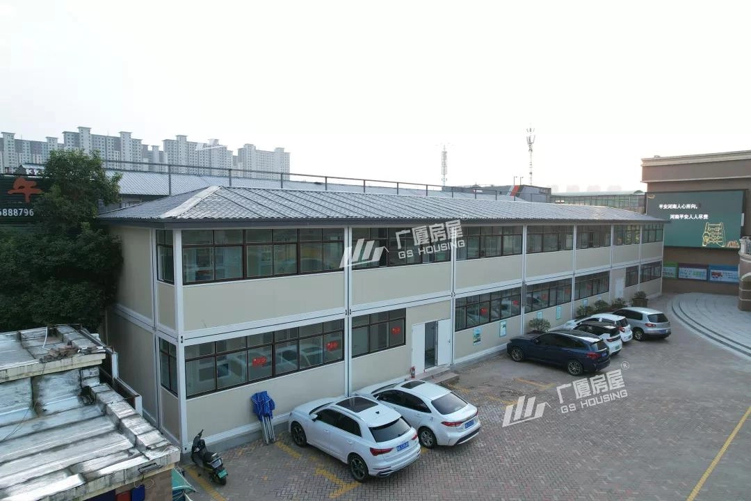 educational campus building surrounded by residential high-rise buildings educational campus building surrounded by residential high-rise buildings