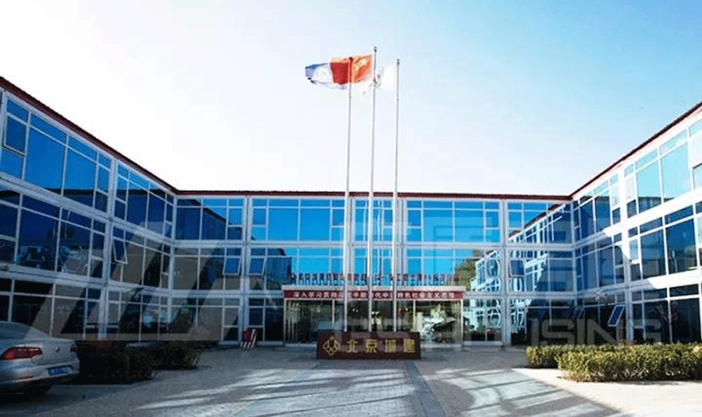 modular building office entrance courtyard