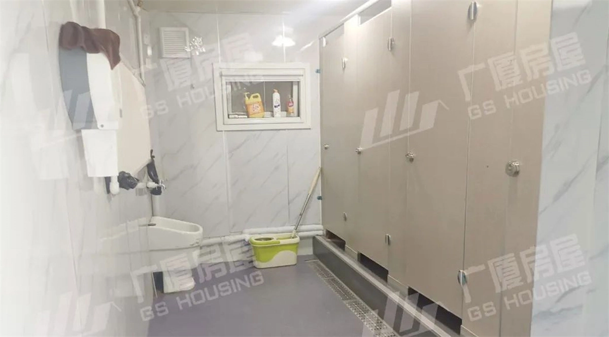 Flat Pack Container Camp (3)